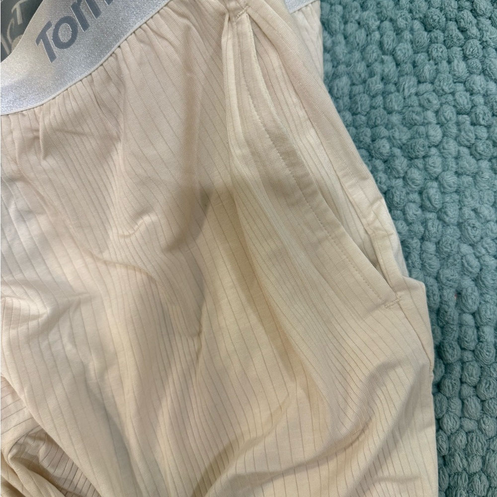 Tommy John Women's Almond Milk Sleep Shorts Sz M - Picture 4 of 4